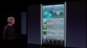 Steve Jobs präsentiert den App Store
