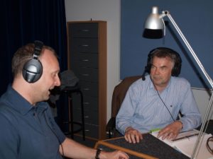 Breuckmann und Buschmann bei Audio-Aufnahmen zu FIFA 11