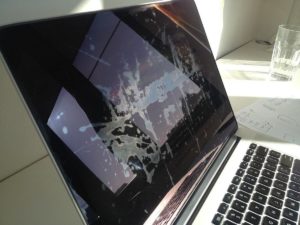 MacBook Pro Retina - Display mit Problem der Antireflexbeschichtung