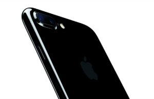 iPhone 7 Plus Kamera (Diamantschwarz) (Hintergrund weiß) - Apple