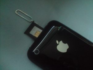 iPhone 3G: Auswurf der Sim-Karte, Foto: Luke2511