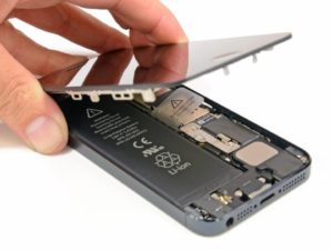 iPhone 5, Display abheben, Foto: iFixit