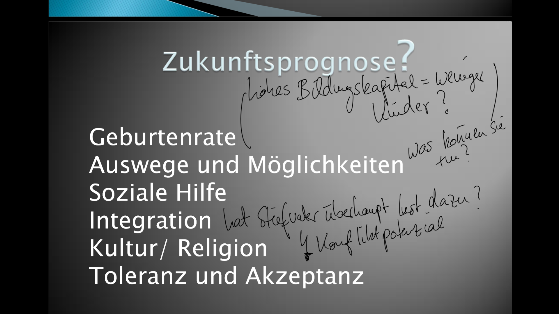 Handschrift auf PowerPoint-Präsentation am Surface Pro